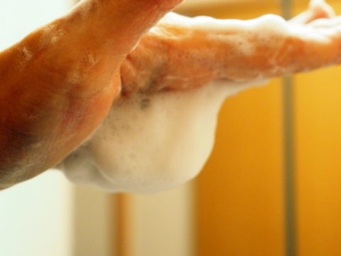 牛乳石鹸 赤箱 泡 洗顔